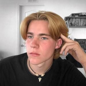 Meet your Posher, Aidan